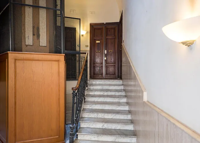 The Rent - Three-room With View Of The Portico D'ottavia * Roma