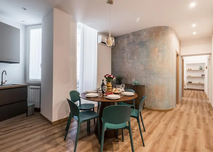 The Rent - Three-room With View Of The Portico D'ottavia Daire