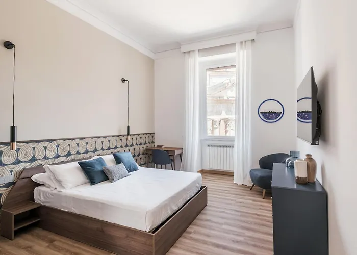 The Rent - Three-room With View Of The Portico D'ottavia
