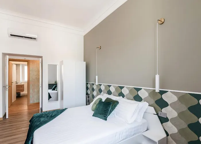 The Rent - Three-room With View Of The Portico D'ottavia