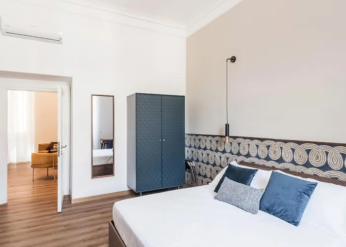 The Rent - Three-room With View Of The Portico D'ottavia Daire Roma