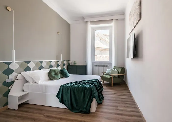 The Rent - Three-room With View Of The Portico D'ottavia * Roma