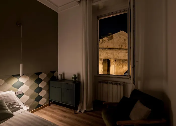 The Rent - Three-room With View Of The Portico D'ottavia
